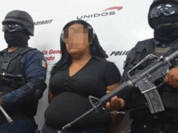 美国悲剧：孕妇腹中胎儿惨遭生母继父残忍杀害