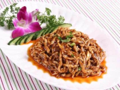 鱼香肉丝：拌饭嘎嘎香的经典家常菜