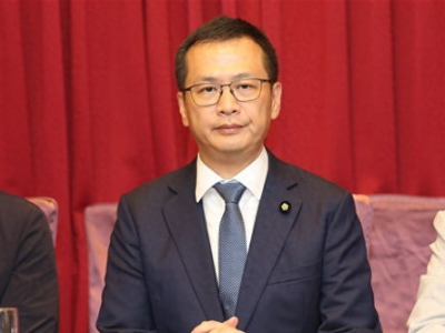 罗智强痛批沈伯洋欺压陆配